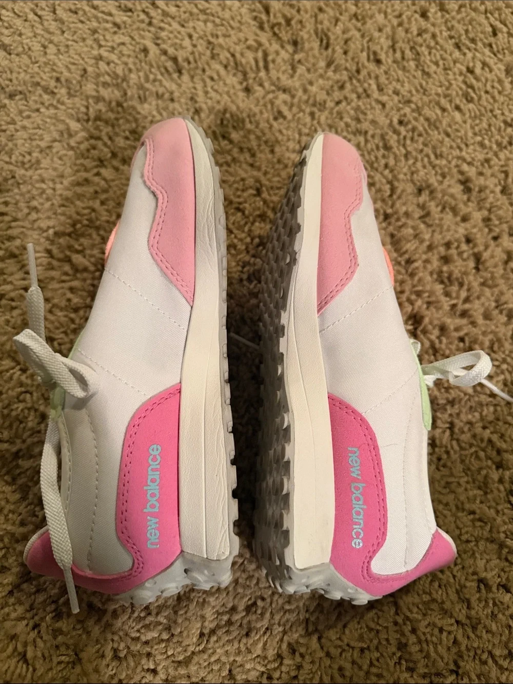 EUC Girls Sz. 3 New Balance 327 Shoes